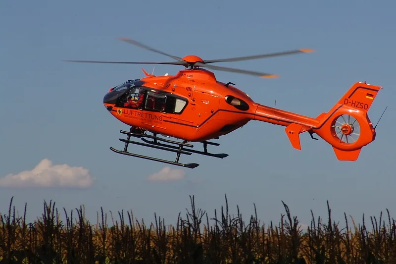 Rettungshubschrauber als Symbol für professionelle Notfallversorgung